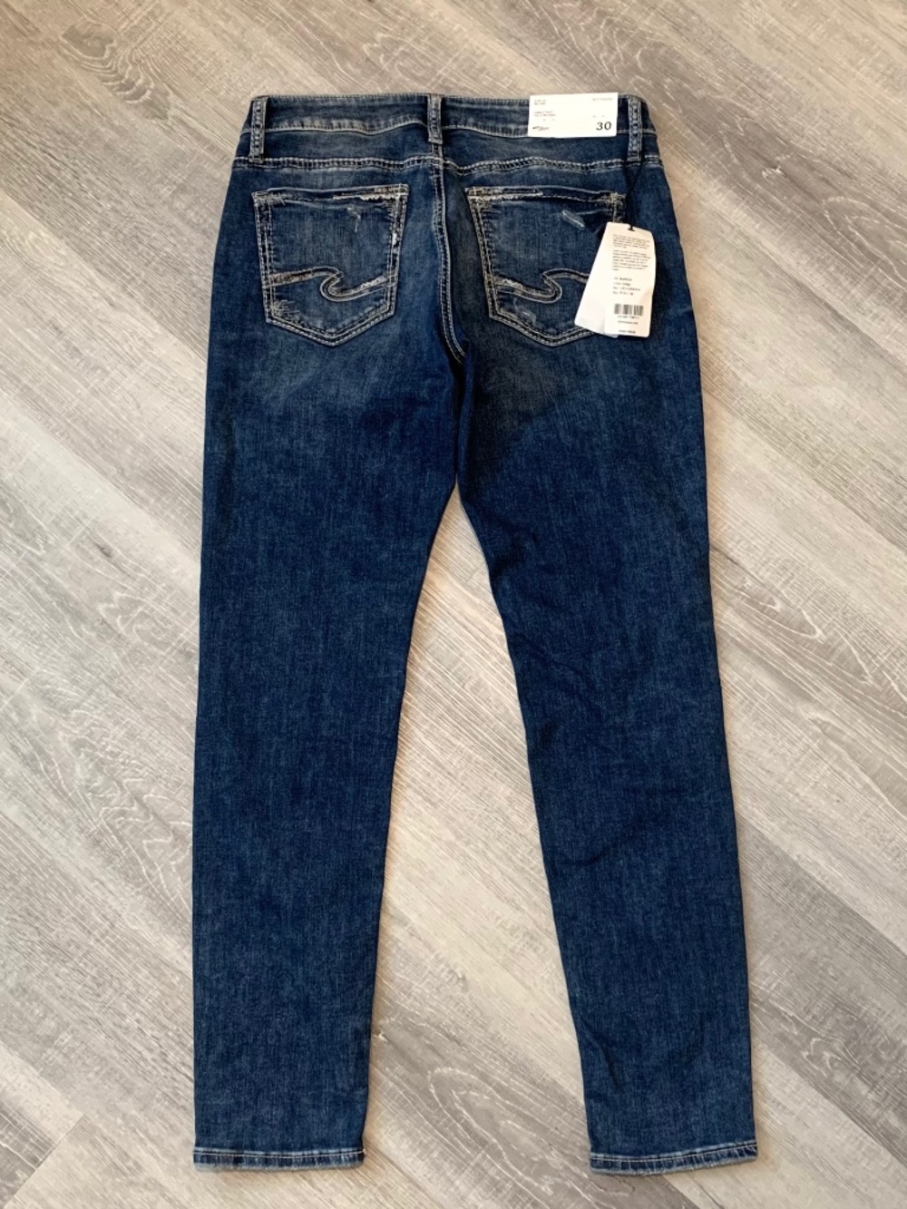 Silver NWT Boyfriend Mid-Rise Slim Leg Jeans Distressed 30 - Picture 4 of 9